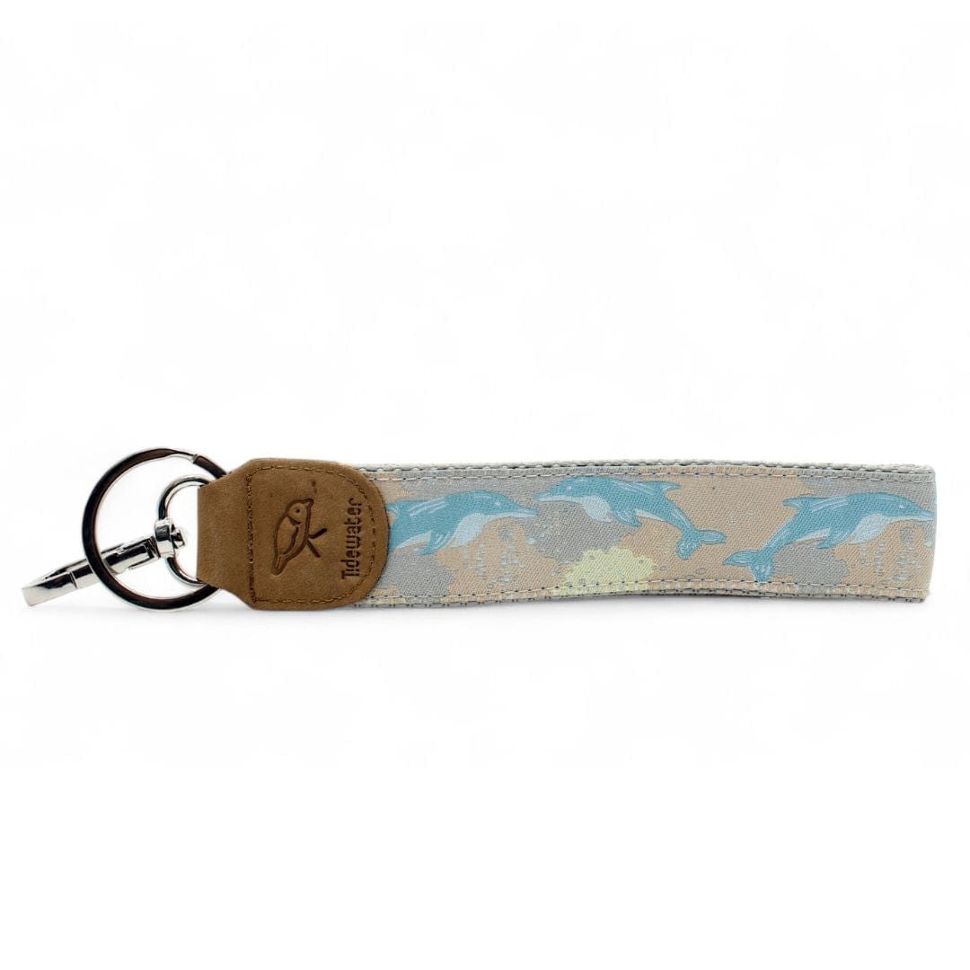 Bring the ocean to your keys with this beautiful dolphin-themed keychain. A stylish and durable gift for marine life enthusiasts and beach lovers!
